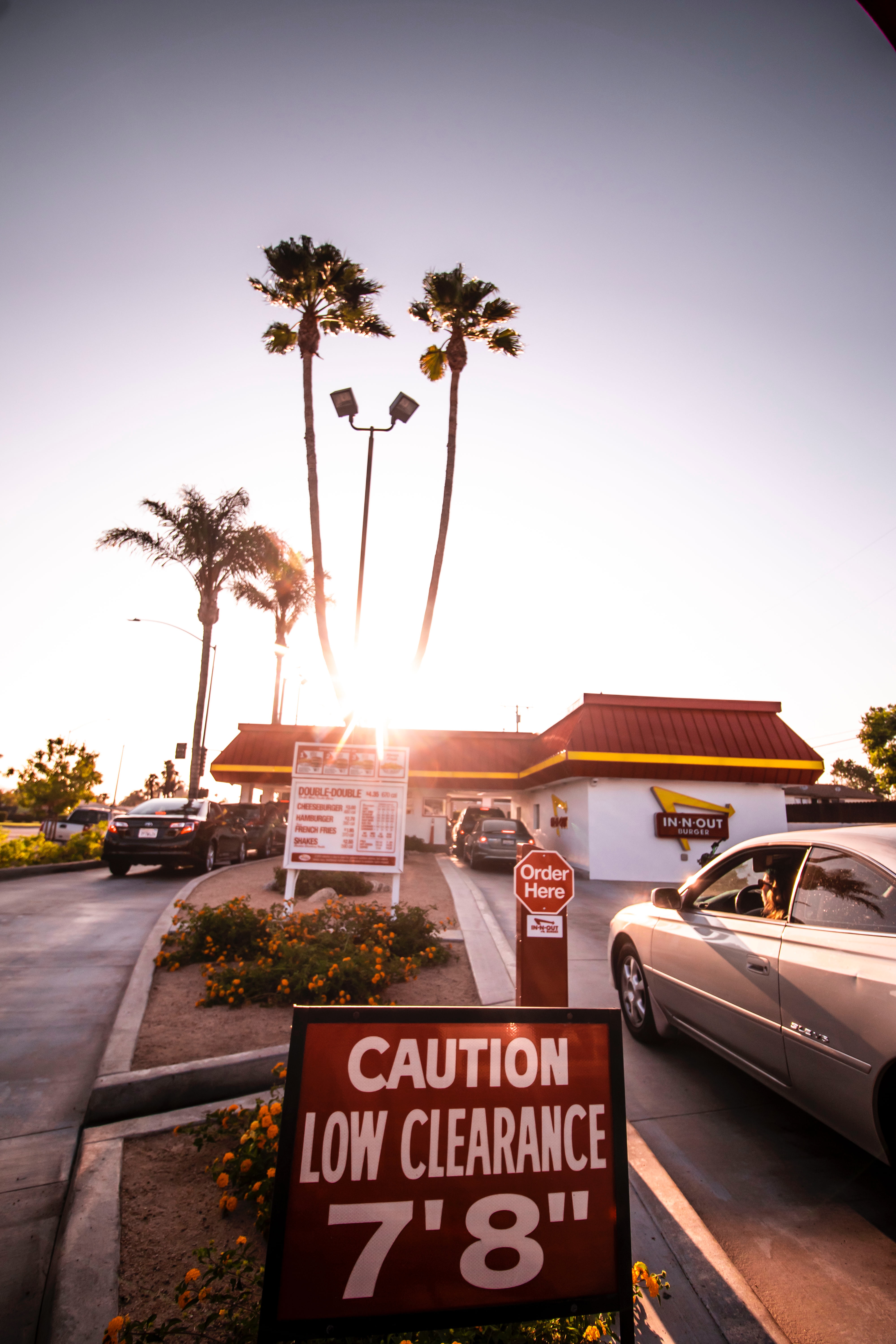 DRIVE DRIVE THRU 1  unsplash